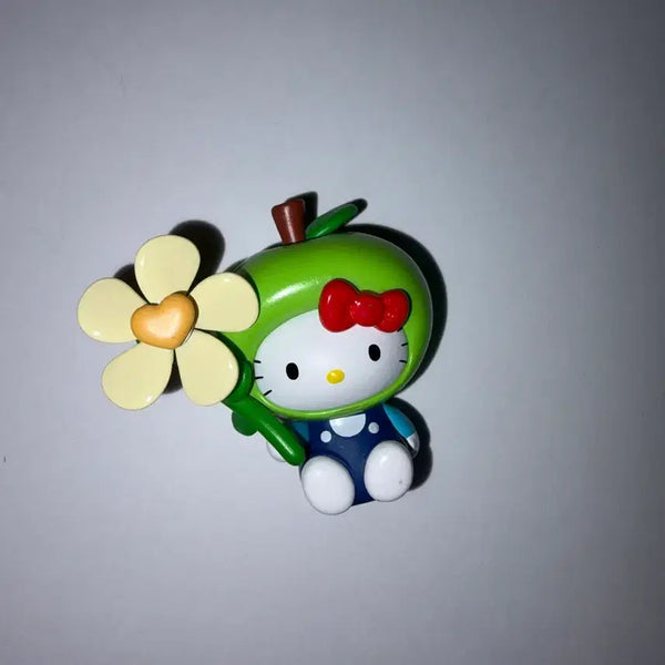 [BUNJANG] Hello Kitty Apple Pinwheel Figure (Opened, Box Included) / 헬로키티 사과 바람개비피규어 개봉(박스있음)
