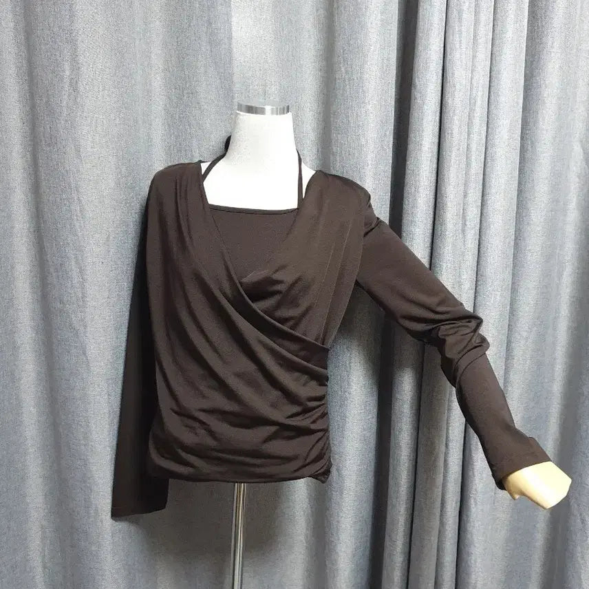 [BUNJANG] Brown Halter Draping T-Shirt / 브라운 홀터 드레이핑 티셔츠