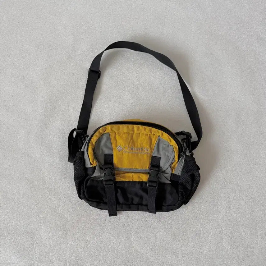 [BUNJANG] Columbia Nylon Crossbody Bag / 컬럼비아(Columbia) 크로스백