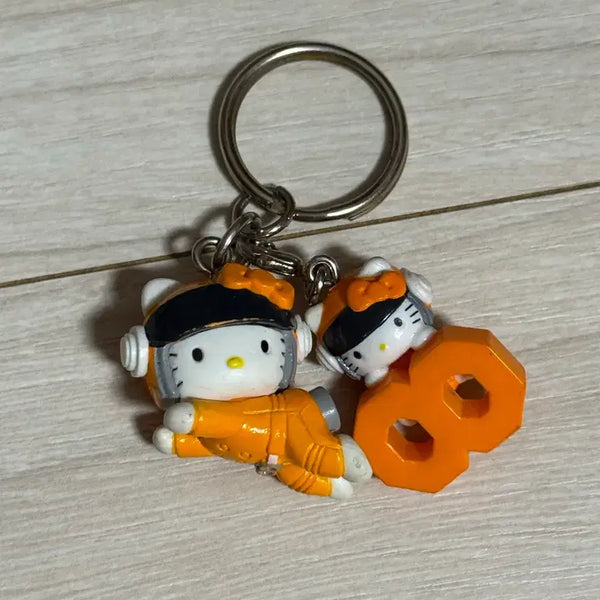 [BUNJANG] Hello Kitty Astronaut Suit Keyring Orange #8 / 헬로키티 우주복 키링 오렌지 8번 고전문구 키링