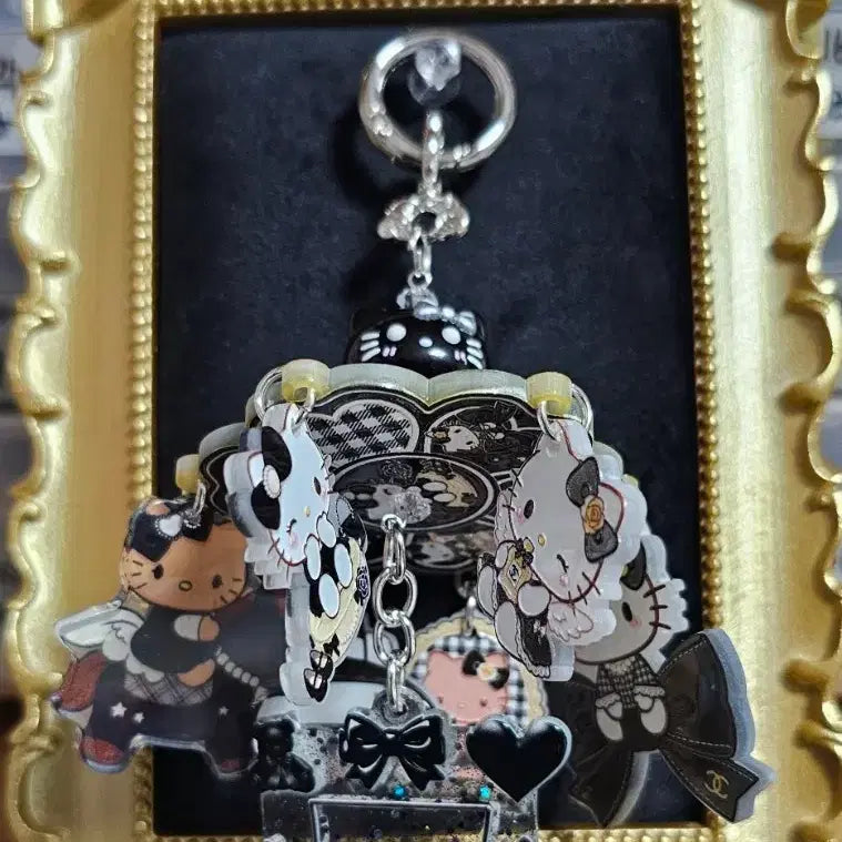 [BUNJANG] Handmade Hello Kitty Omokase Beaded Charm / 키티 오마카세 키링 <개당>
