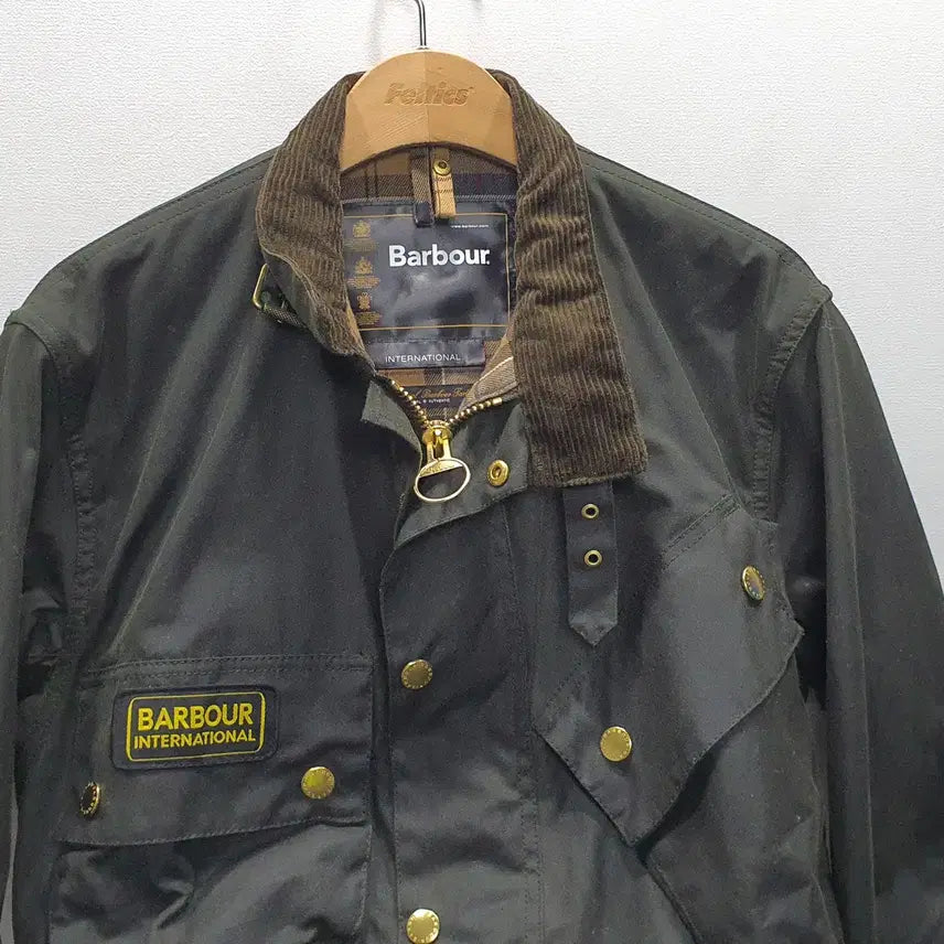 [BUNJANG] Barbour International Wax Jacket Size 38 / 22년 바버 인터내셔널 왁스자켓 38사이즈 (100정도)