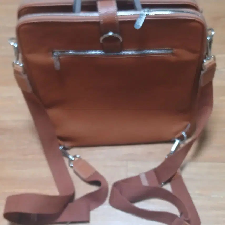 [BUNJANG] EXCLAMATION Leather Hand Cross Bag Backpack / EXCLAMATION 가죽 핸드 클로스 백팩 겸용