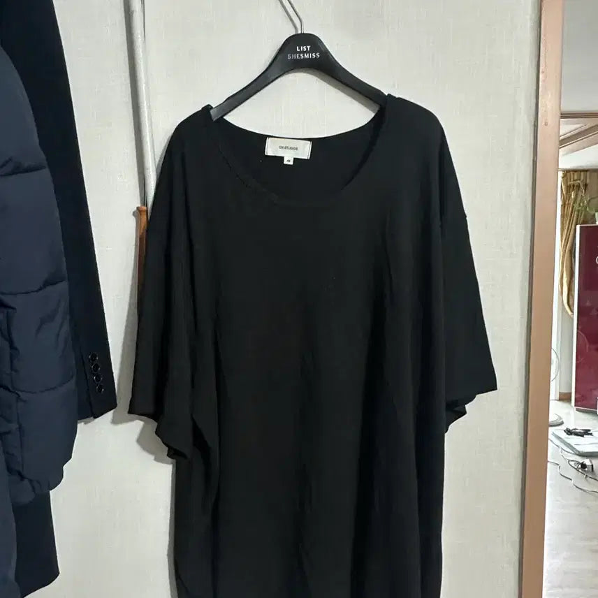 [BUNJANG] OX STUDIO U-Neck T-Shirt Size 48 / 오엑스스튜디오 유넥 티셔츠 48