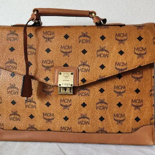 [BUNJANG] MCM Visetos Briefcase / MCM패턴 비세토스 열쇠형 서류가방 황토색가방