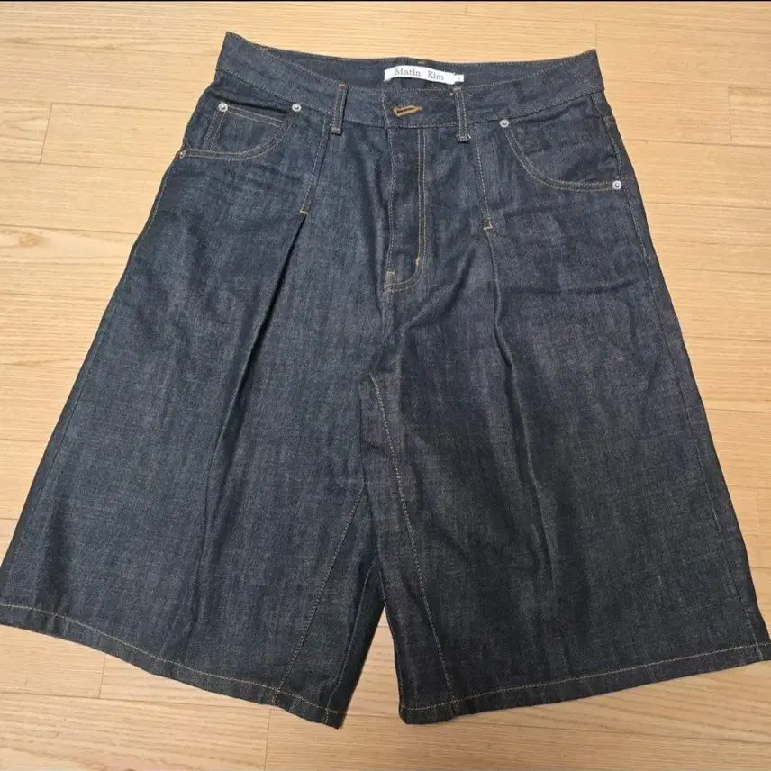 [BUNJANG] Matinkim Denim Pintuck Shorts / 마뗑킴 반바지 L