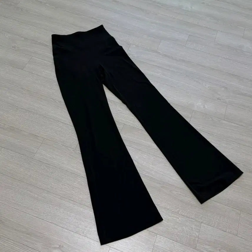[BUNJANG] Lululemon Flare Pants Size 2 (XS) Black / 룰루레몬 팬츠 플레어 2(xs)