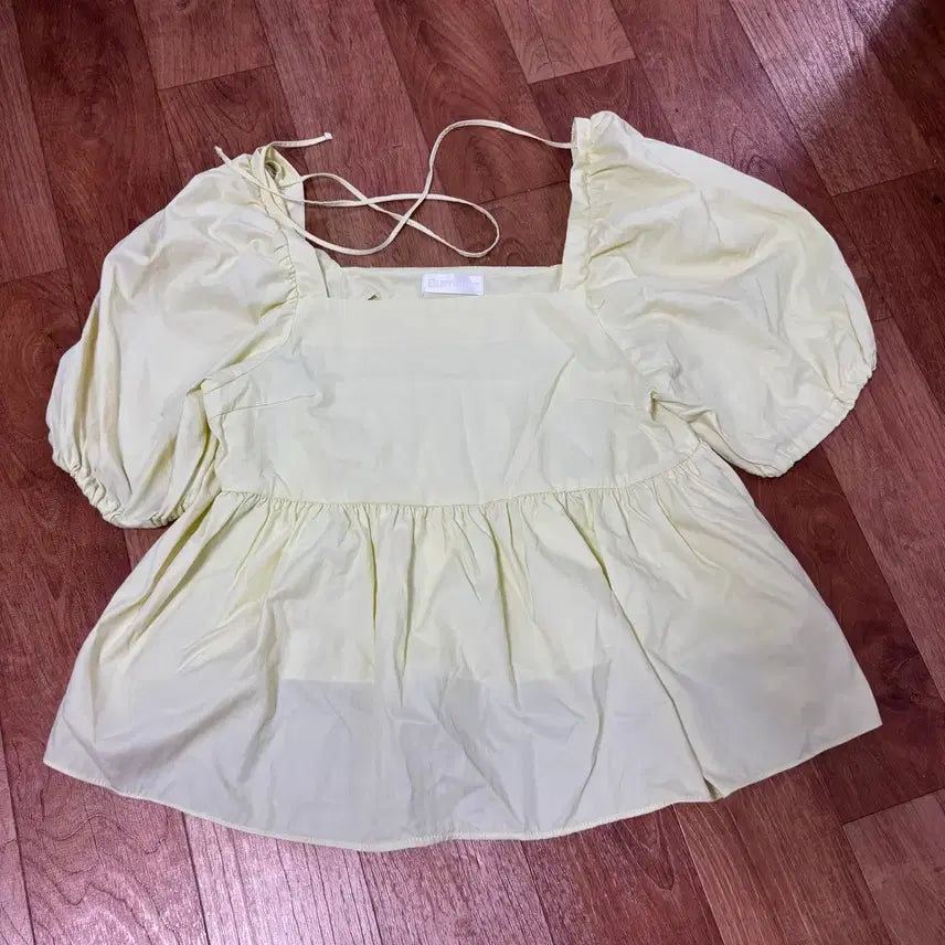 [BUNJANG] Vermula Strap Puff Blouse Yellow / 버뮬라 스트랩 퍼프 블라우그 옐로우