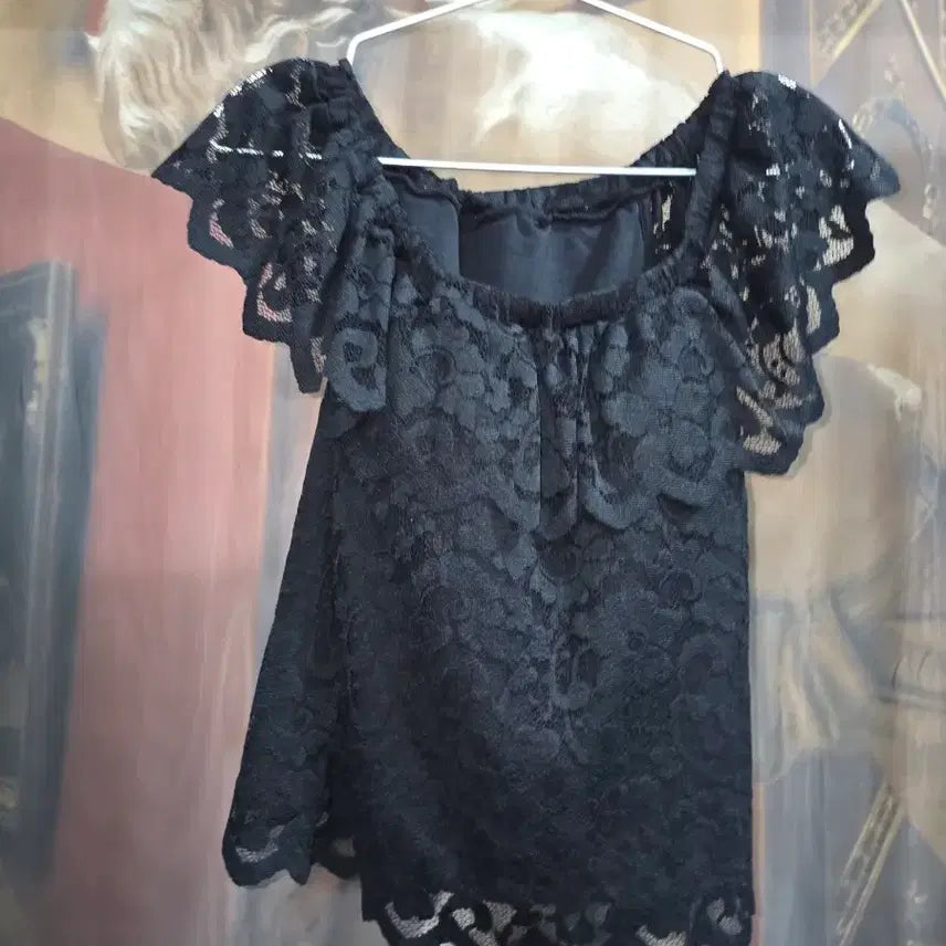 [BUNJANG] GU Wide Neck Lace Blouse / GU 와이드넥 레이스 블라우스
