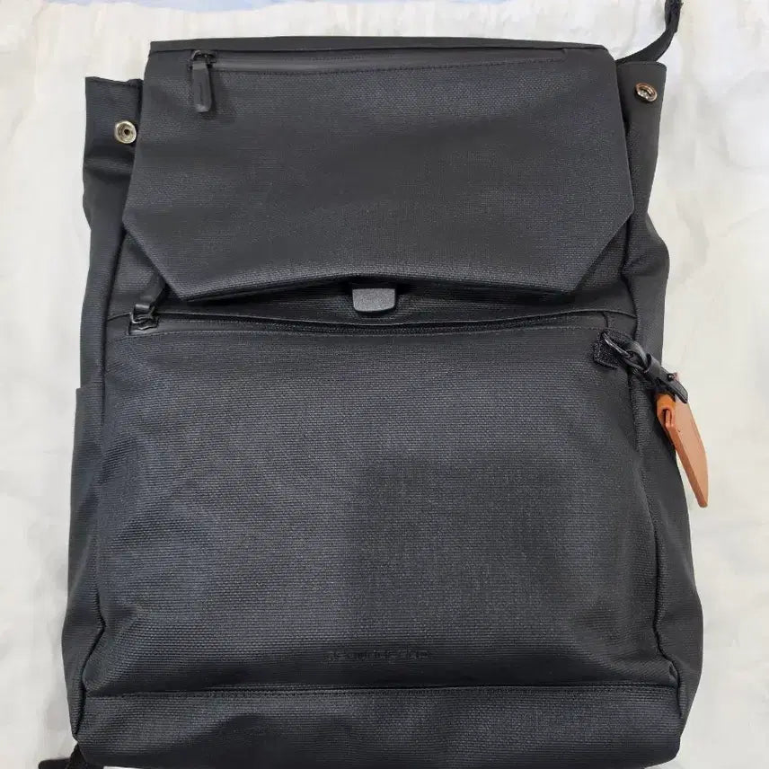 [BUNJANG] Beanpole Dino Medium Flap Backpack / 빈폴 디노 미디엄 플랩 백팩