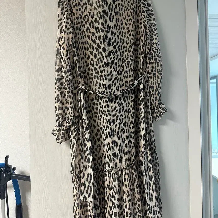 [BUNJANG] Maje Leopard Pattern Long Dress / 마쥬레오파드 패턴 롱 원피스