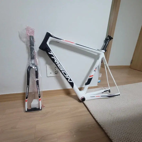 [BUNJANG] Trigon Darkness RS Frameset + BB (White, Size 55) / 트리곤 다크니스 RS 프레임셋 + BB, 55사이즈 새상품