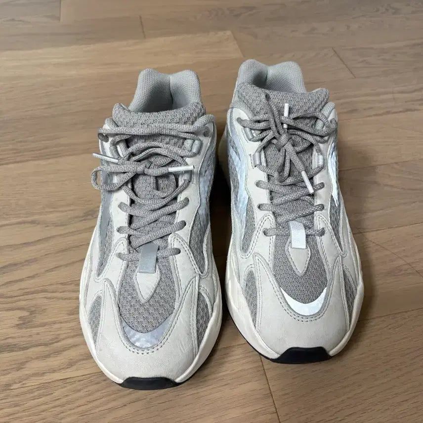 [BUNJANG] Adidas Yeezy Boost 700 MNVN Static / (285) 아디다스 이지 부스트 700 MNVN 스태틱