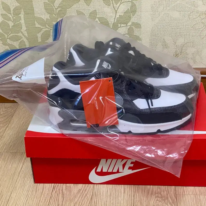 [BUNJANG] Nike Air Max 90 Python 'Panda' White Black CD0916-100 / 나이키 에어 맥스 90 파이썬 뱀피 맥스 새상품 팔아요.
