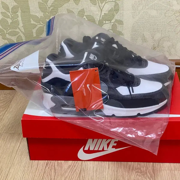 [BUNJANG] Nike Air Max 90 Python 'Panda' White Black CD0916-100 / 나이키 에어 맥스 90 파이썬 뱀피 맥스 새상품 팔아요.