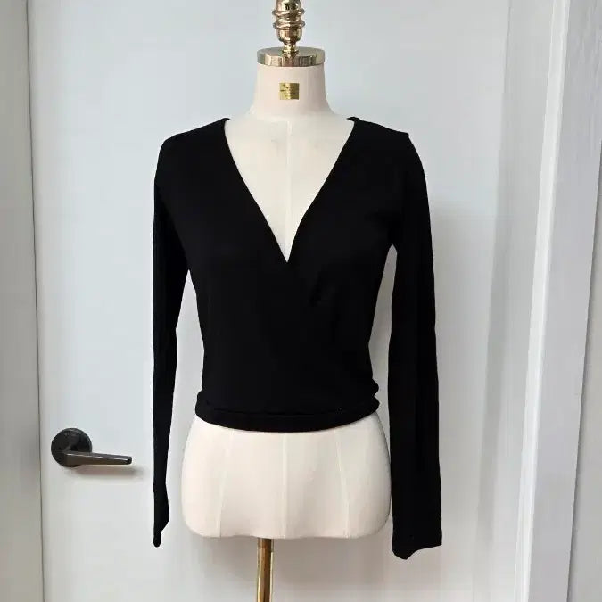 [BUNJANG] Short Wrap Black Long Sleeve Top / 쇼트 랩 부드러운 블랙 긴팔