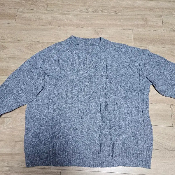 [BUNJANG] Grey Cable Knit Sweater / 그레이 꽈배기 니트 스웨터