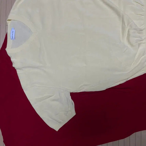 [BUNJANG] Steady And Everywhere V-Neck Short Sleeve Knit Top Lemon/Red Size 3 / 스테디에브리웨어 브이넥 반팔 니트 레몬/레드 3사이즈