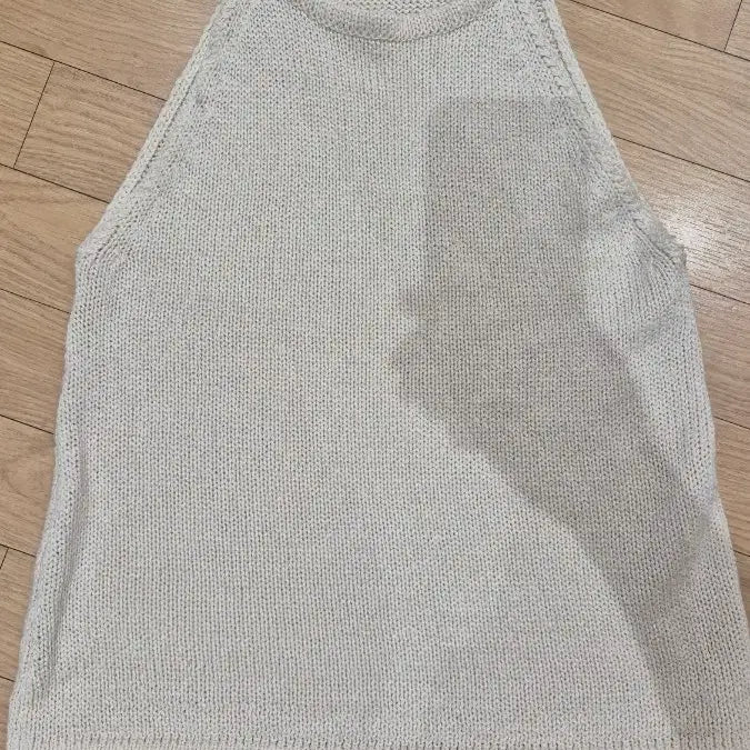 [BUNJANG] MOIA Halter Knit Sleeveless Top / 모이아 홀터 니트 슬리브리스