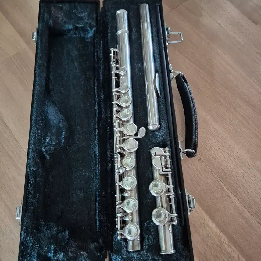 [BUNJANG] Yamaha YFL-221 Flute with Case / 야마하221플루트 케이스 포함