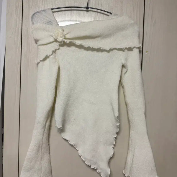 [BUNJANG] Ivory Off-Shoulder Knit with Ruffle and Flower Detail / 오프숄더 레이어드니트