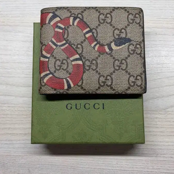 [BUNJANG] Gucci Snake Bifold Wallet / 구찌 스네이크 반지갑 정품
