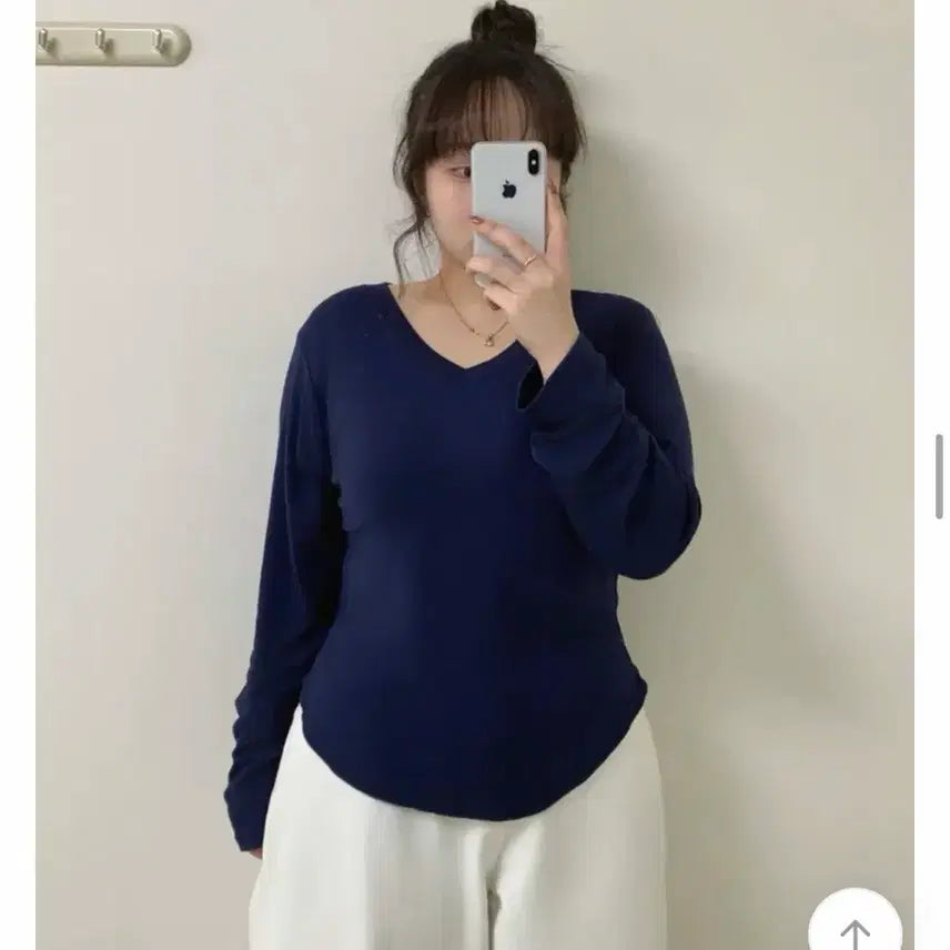 [BUNJANG] V-Neck Long-Sleeve T-Shirt / 브이넥 긴팔 티셔츠 팝니다!