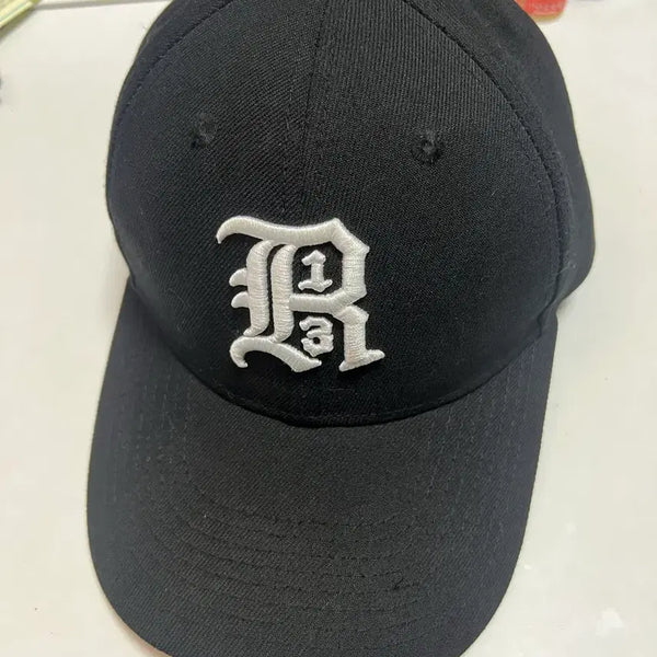 [BUNJANG] R13 Black Baseball Cap with Embroidered Logo / R13 베이스볼 캡