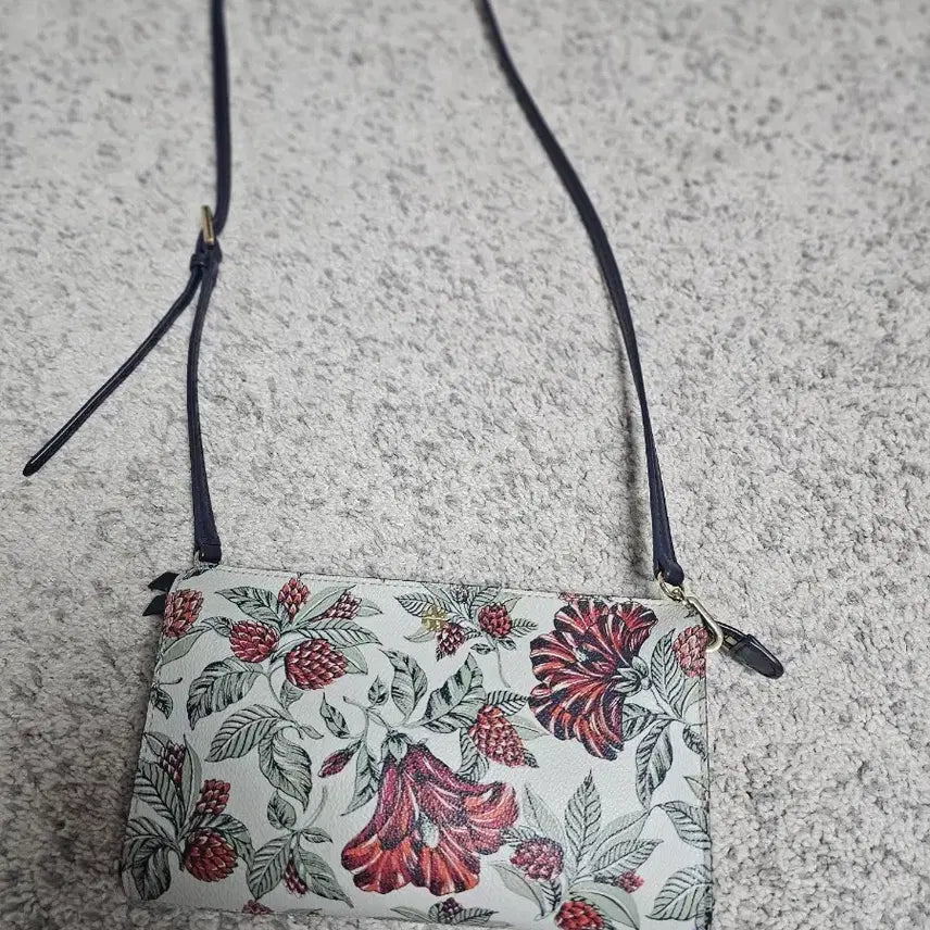 [BUNJANG] Tory Burch Flower Pattern Crossbody Bag / 토리버치 플라워 패턴 크로스백