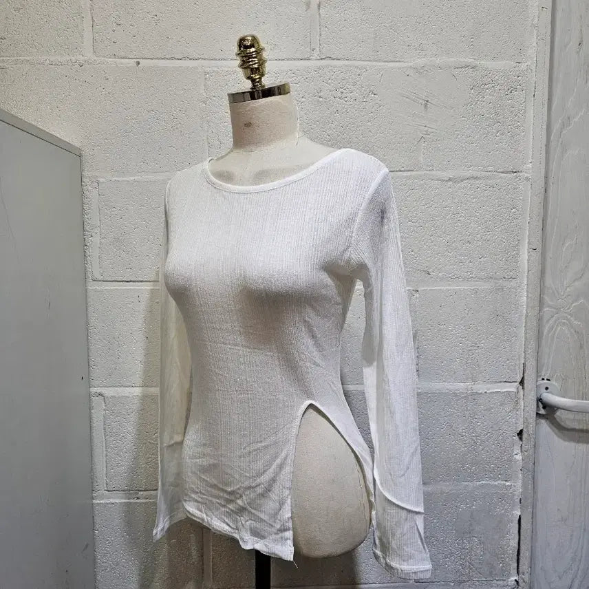 [BUNJANG] Long Sleeve Top with Side Slits - White / 옆트임 얇은재질의 긴팔- 화이트