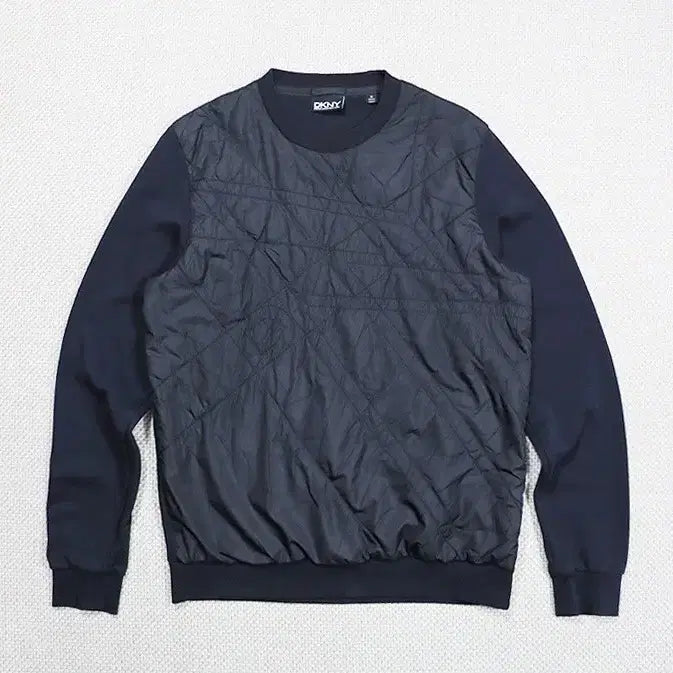 [BUNJANG] DKNY Quilted Lightweight Sweatshirt / (정품) DKNY 퀼팅 경량 맨투맨 (100)