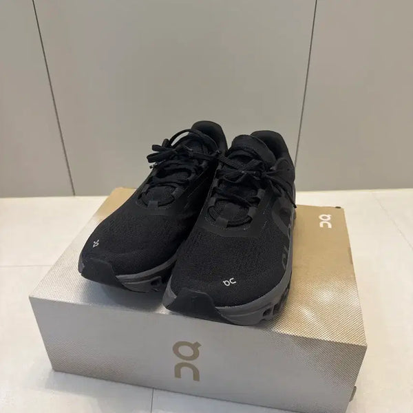 [BUNJANG] On Running Cloudmonster Void Black Running Shoes / (새상품) On running 온러닝 클라우드몬스터 보이드 블랙(255)
