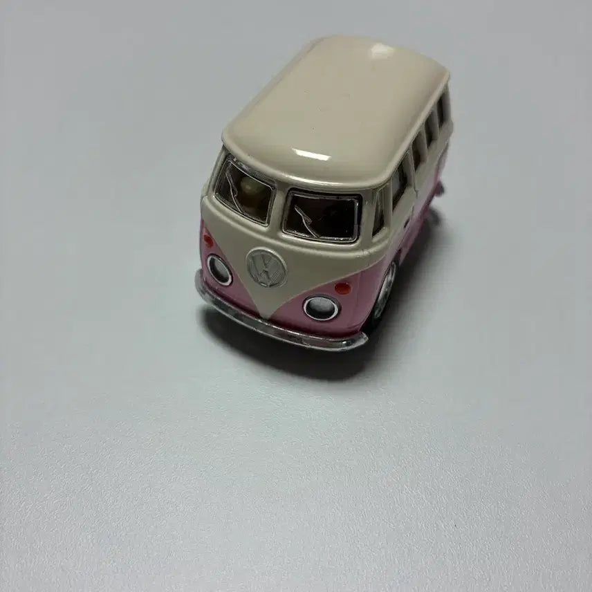 [BUNJANG] Pink Volkswagen Camper Van Model / 핑크색 폭스바겐 캠핑카 모형