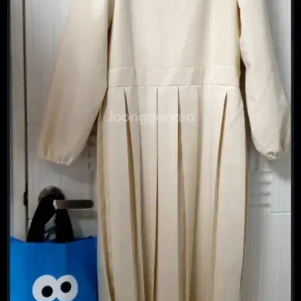[BUNJANG] Ivory Pleated Long Dress / 아이보리색 플리츠 원피스 하객룩 원피스 원가 56,000원 > 할인