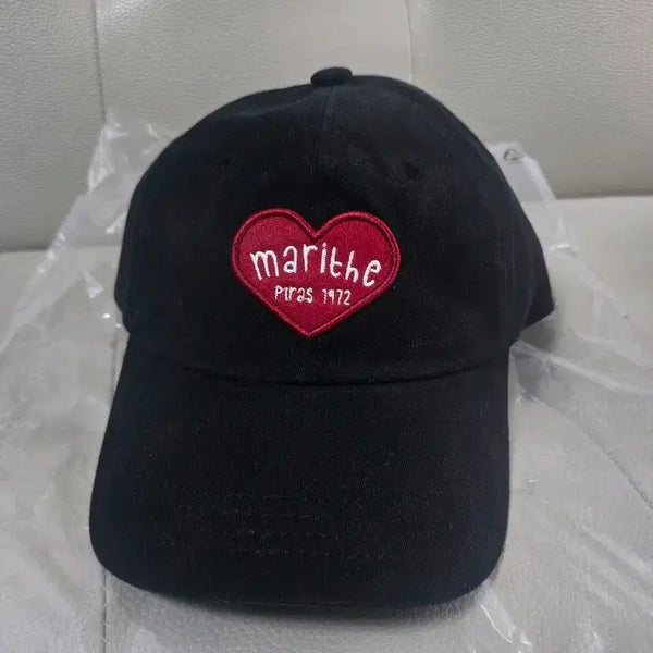 [BUNJANG] Marithe Francois Girbaud Heart Logo Ball Cap Black / (새상품) 마리떼 프랑소와 저버 하트 로고 볼캡 블랙