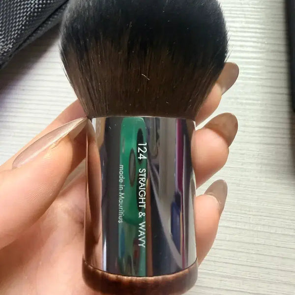 [BUNJANG] Make Up For Ever Kabuki Brush 124 with Case / 메이크업포에버 가부키 브러쉬 124 + 케이스
