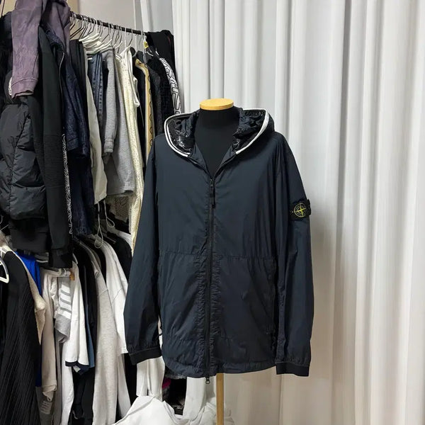 [BUNJANG] Stone Island Nylon Skin Touch Windbreaker / {새상품급/L}스톤아일랜드 나일론 스킨터치 바람막이