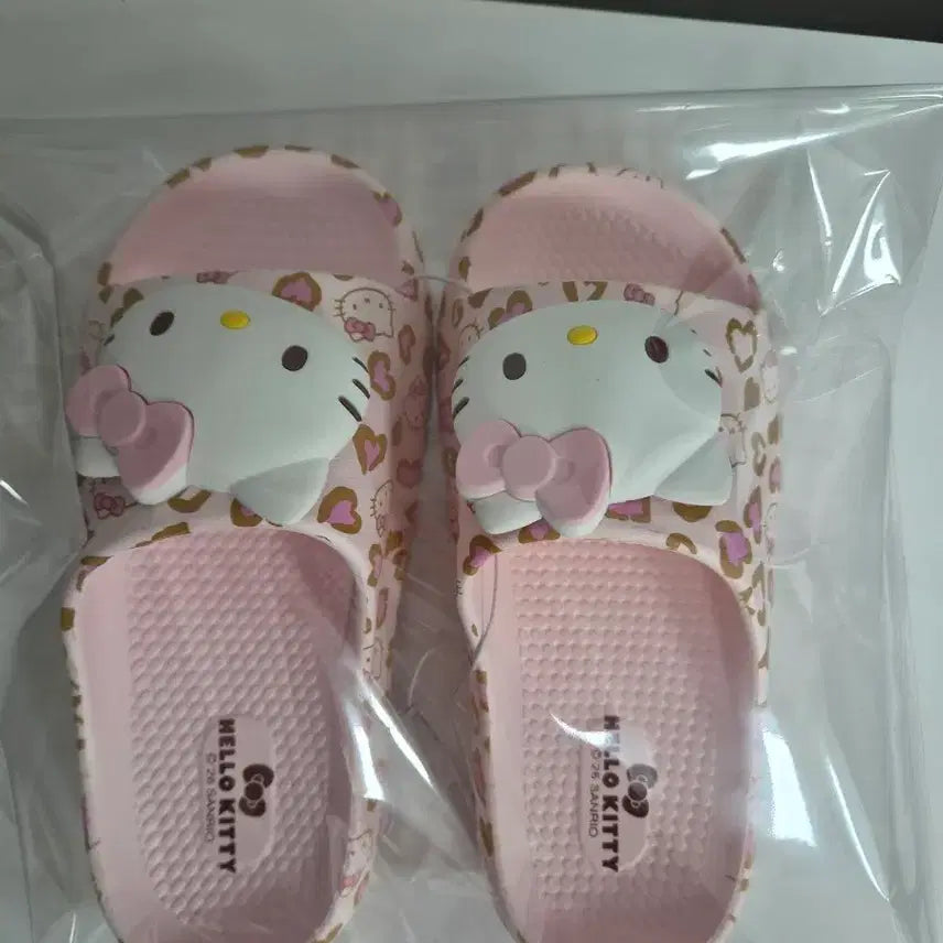 [BUNJANG] Hello Kitty Pink Leopard Print Slippers (230mm) / 헬로키티 슬리퍼 핑크 레오파드 230mm(정품)