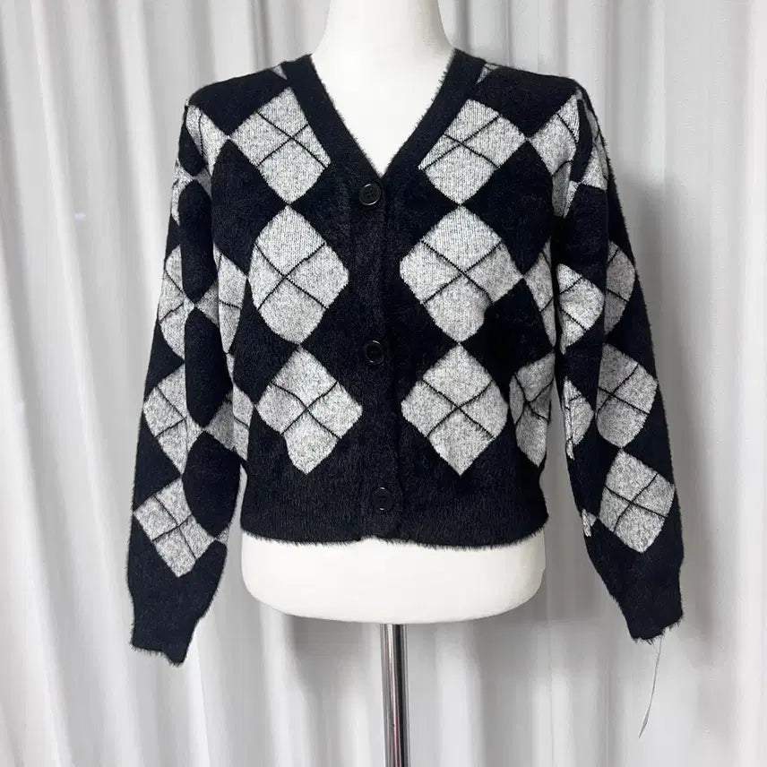 [BUNJANG] Black Argyle Pattern V-Neck Cardigan / [새상품] 블랙 아가일 패턴 브이넥 가디건