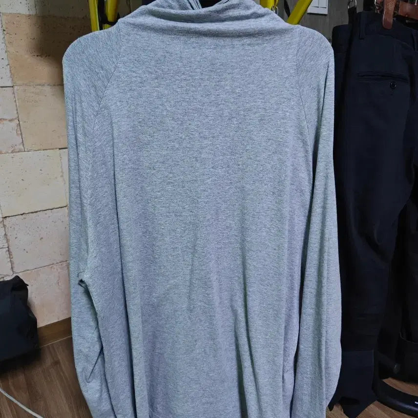 [BUNJANG] YEAR'S GONE Mock Neck Knit M Size / 이얼즈어고 모크넥 m사이즈 (Structured Finger Hole Mock Neck)