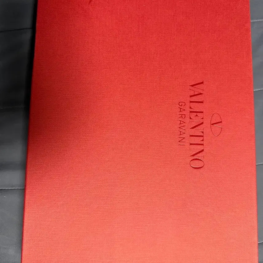 [BUNJANG] Valentino Rockstud Envelope Clutch Black / 발렌티노 락스터드 엔벨롭 클러치 블랙 판매합니다.