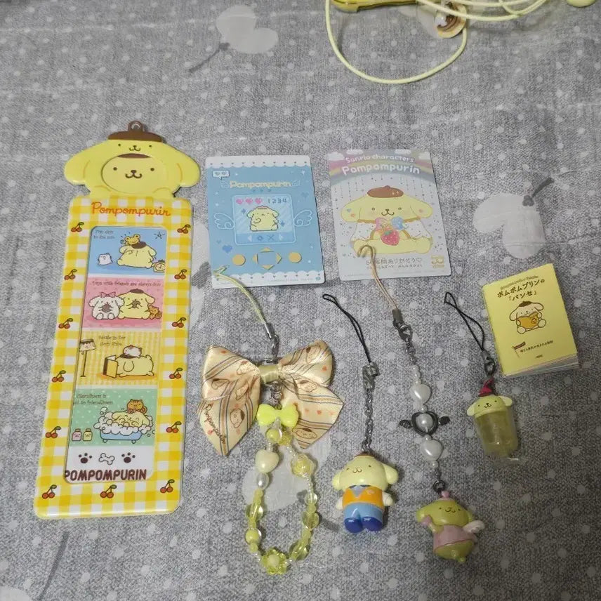 [BUNJANG] Yumemiru Pom Pom Purin Keychain Bundle Set / 유메미루 폼폼푸린, 인생네컷 홀더 키링, 미니북 키링들 일괄