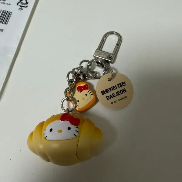 [BUNJANG] Olive Young Hello Kitty Salt Bread Hand Cream / 올리브영 헬로키티 대전 소금빵