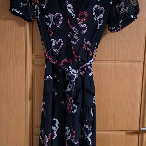 [BUNJANG] Sandro Heart Pattern Wrap Midi Dress Silk / 산드로 하트 패턴 랩 원피스