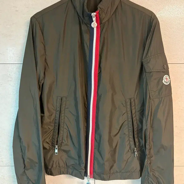 [BUNJANG] Moncler Appliqué Windbreaker / [2] 몽클레어 와펜 바람막이