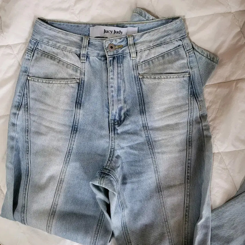 [BUNJANG] Jucy Judy Light Wash Denim Jeans / 쥬시쥬디 연청 데님