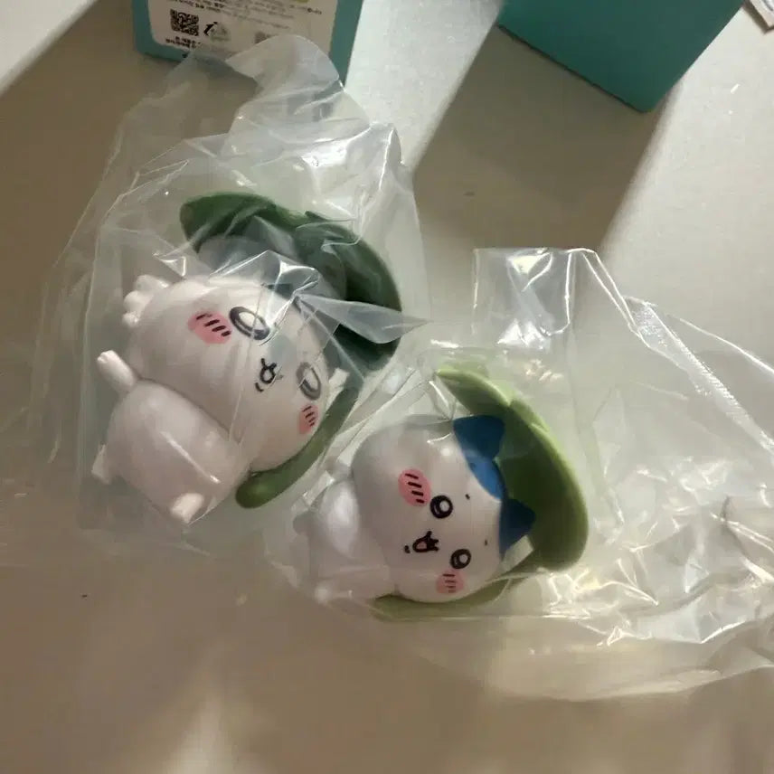 [BUNJANG] Chiikawa Usagi & Hachware Figures / 우산치이카와 모몽가/하치와레 (우사기 변경 가능)