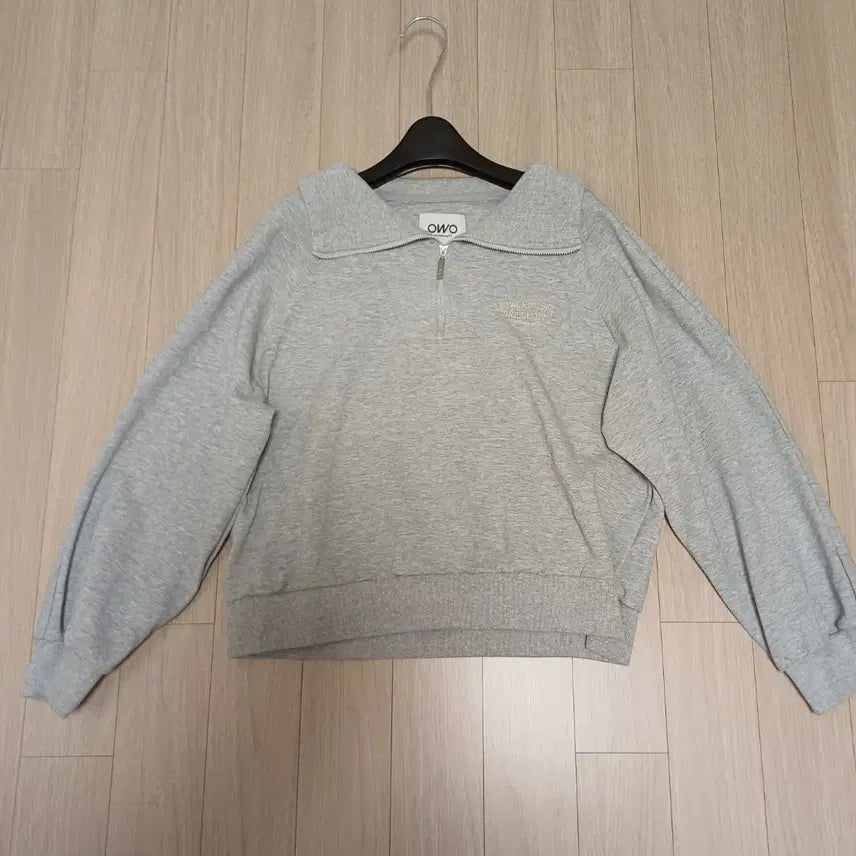 [BUNJANG] owo Half-Zip Sweatshirt (Grey) / owo 오우오 백화점 여성의류 반집업 맨투맨 긴팔 티셔츠 그레이