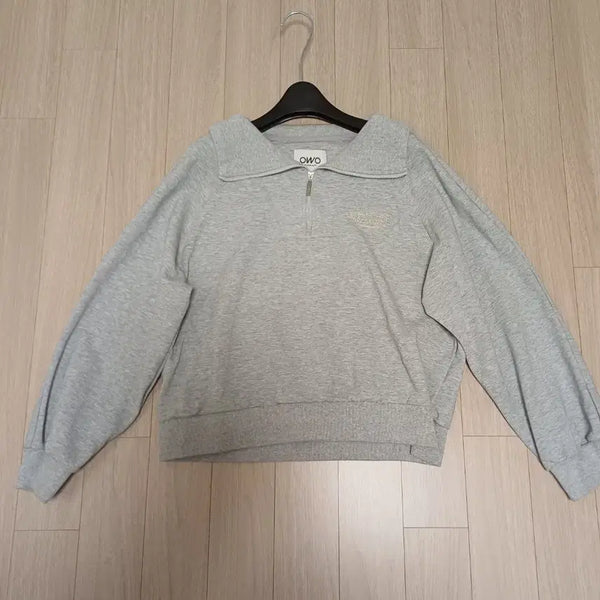 [BUNJANG] owo Half-Zip Sweatshirt (Grey) / owo 오우오 백화점 여성의류 반집업 맨투맨 긴팔 티셔츠 그레이