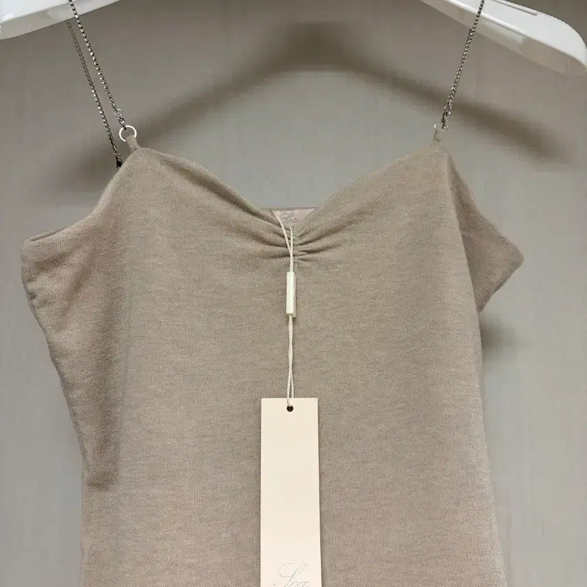 [BUNJANG] Soa Atelier Sequin Strap Sleeveless Top / (새상품)유솝아뜰리에 스팽글스트랩 울 텐셀 나시